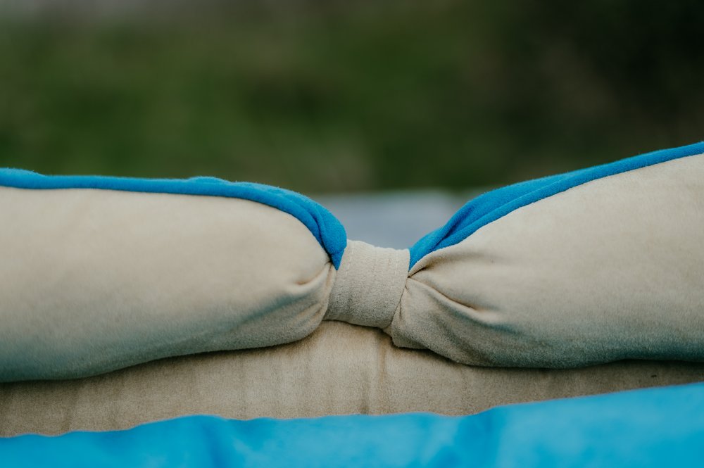 Snoozzzeee Dog Bow Bed - Blue 36" - Image 3
