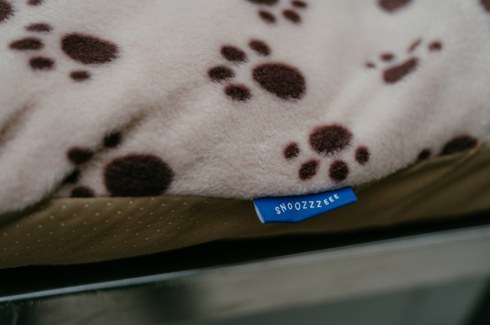 Paws Cushion Bed - Chocolate 85 x 120cm - Image 2